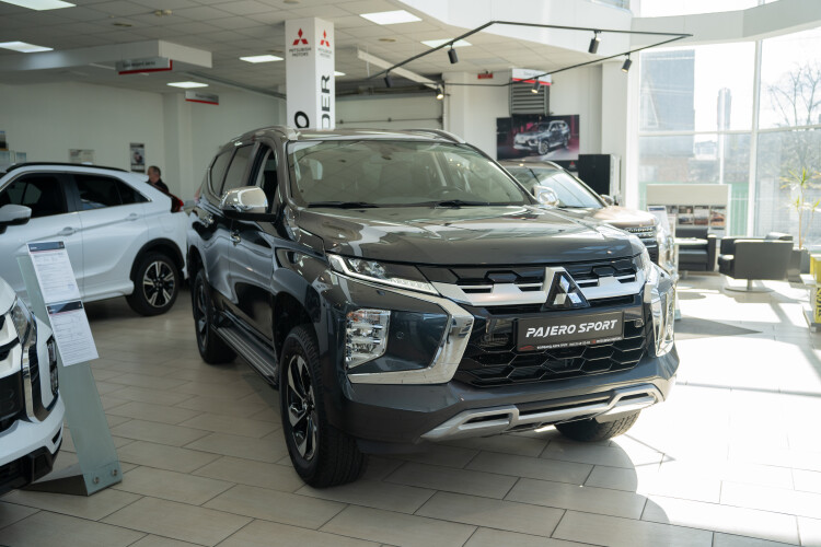 Pajero Sport Ultimate 3.0 MIVEC АТ (209 к.с.) Super Select 4WD-II