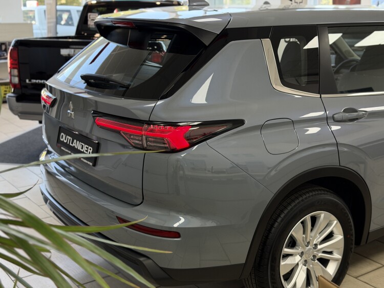 Новий Outlander 2.5 MiVEC CVT Business