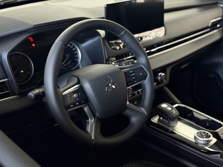 Новий Outlander 2.5 MiVEC CVT Business