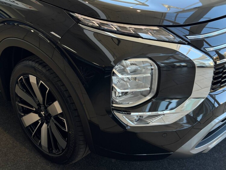 OutlanderUltimate 2.5 CVT